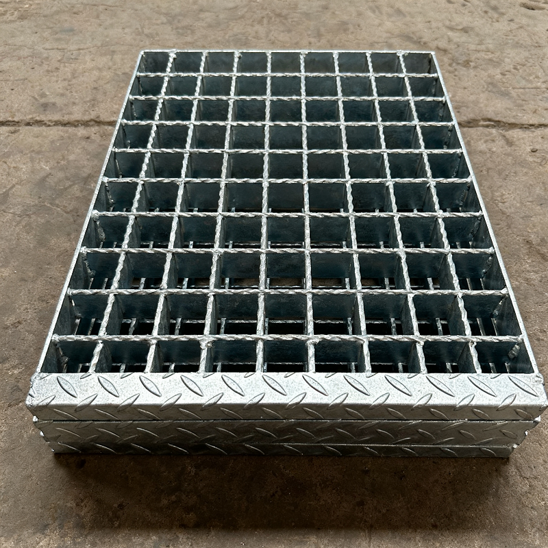 catwalk grating, решетка для подиума